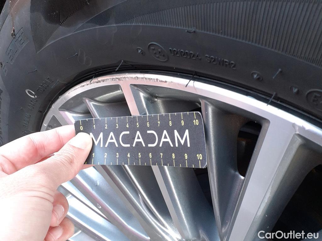  Mitsubishi  Outlander MITSUBISHI  / 2015 / 5P / todoterreno 2.4 PHEV Kaiteki Auto 4WD #17