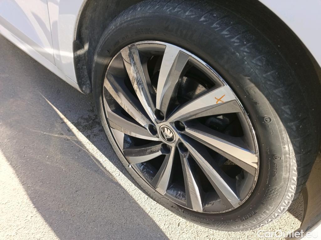  Skoda  Octavia SKODA  / 2020 / 5P / familiar Combi 2.0 TDI 110kW (150CV) DSG Style #4