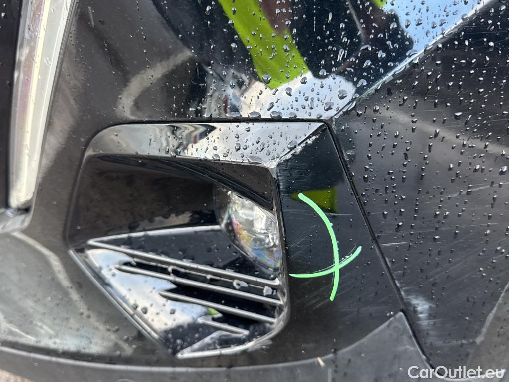  Peugeot  2008 PEUGEOT  / 2019 / 5P / todoterreno GT Pack Puretech 130 S&S EAT8 #35