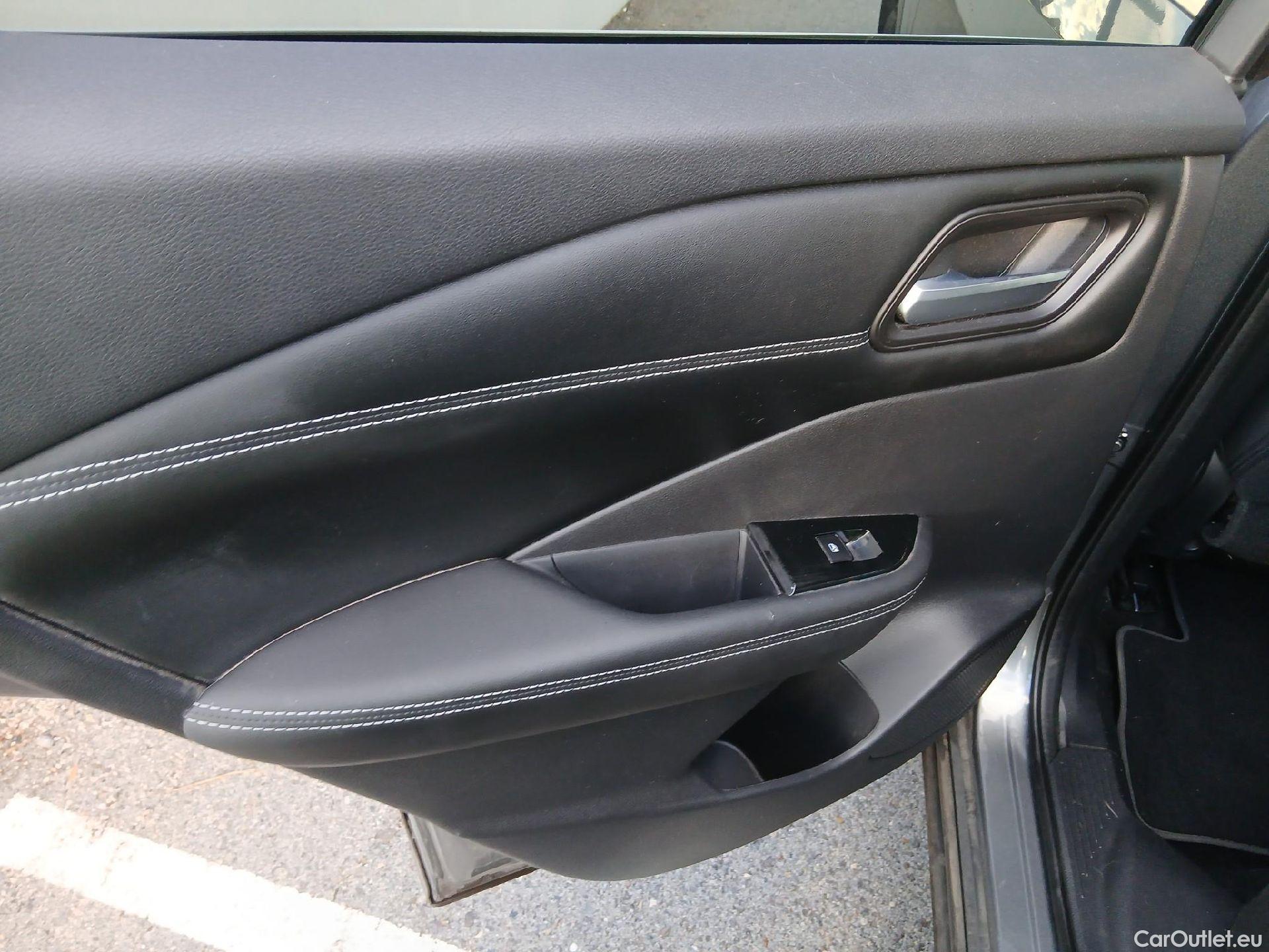  Nissan  Qashqai NISSAN  / 2021 / 5P / todoterreno DIG-T 103kW N-Connecta (Skyline Pack) #2