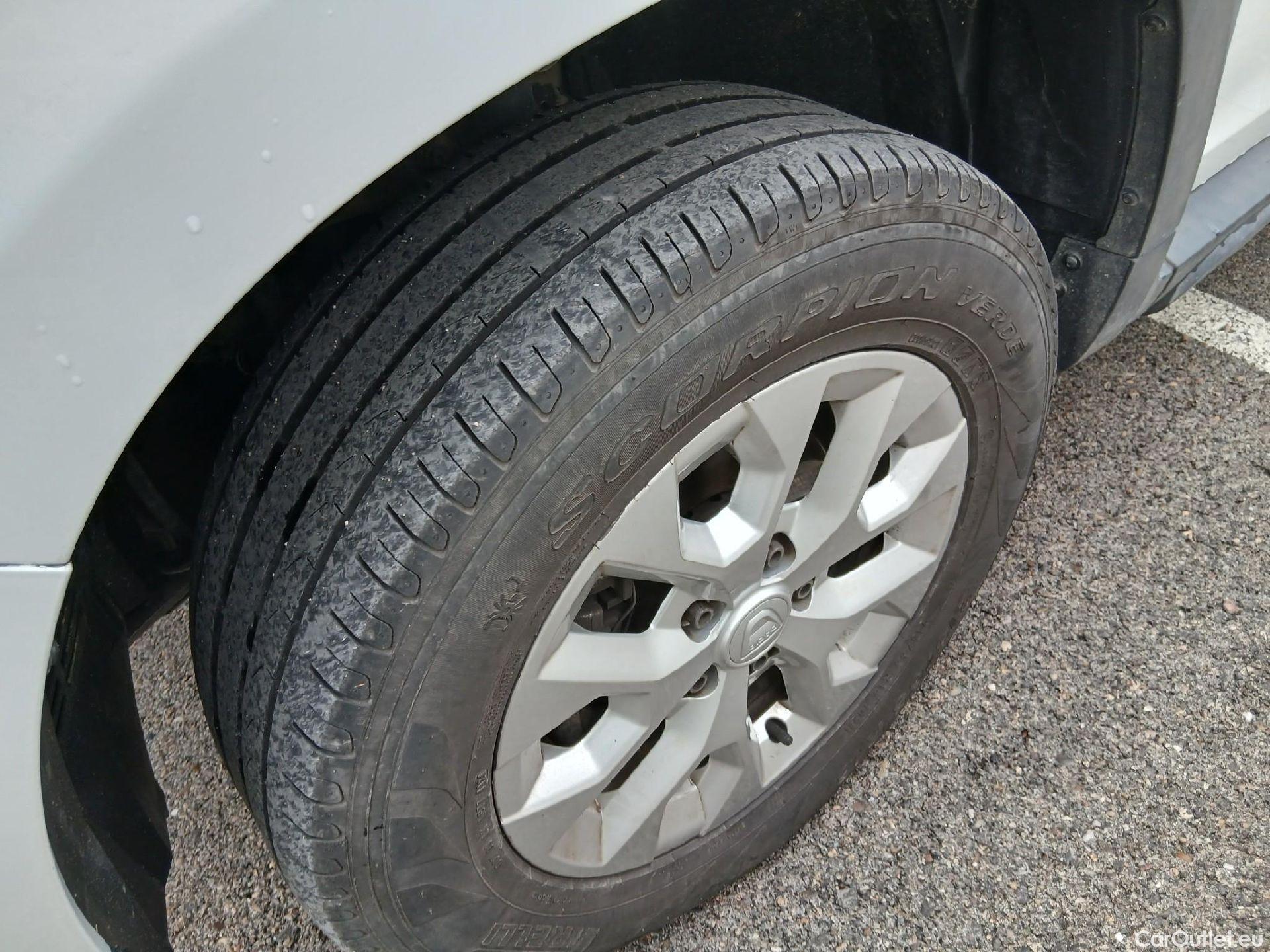  Dacia  Duster DACIA  / 2018 / 5P / todoterreno Comfort TCE 74kW(100CV) ECO-G 4X2 #4