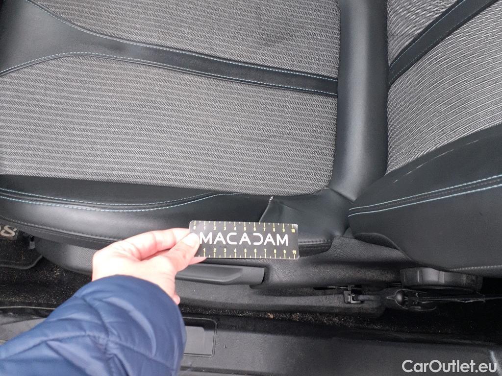  Peugeot  3008 PEUGEOT  Hybrid / 2020 / 5P / todoterreno 225 e-EAT8 Allure #9