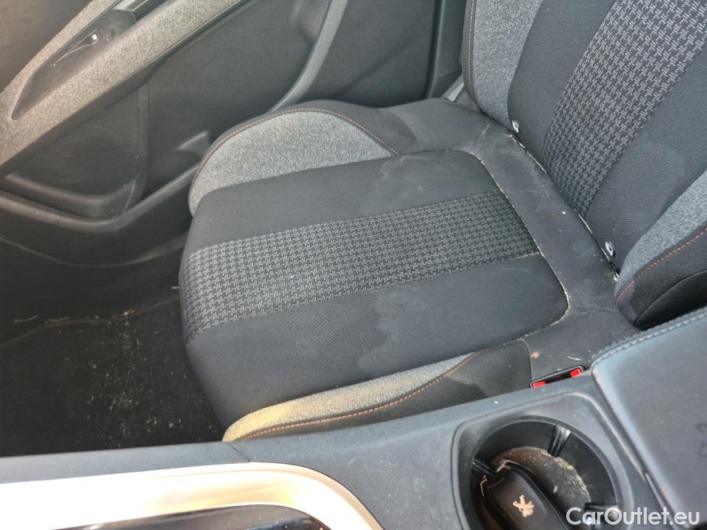  Peugeot  3008 PEUGEOT  / 2020 / 5P / todoterreno 1.5 BlueHDi 96kW (130CV) S&S Active Pack #36