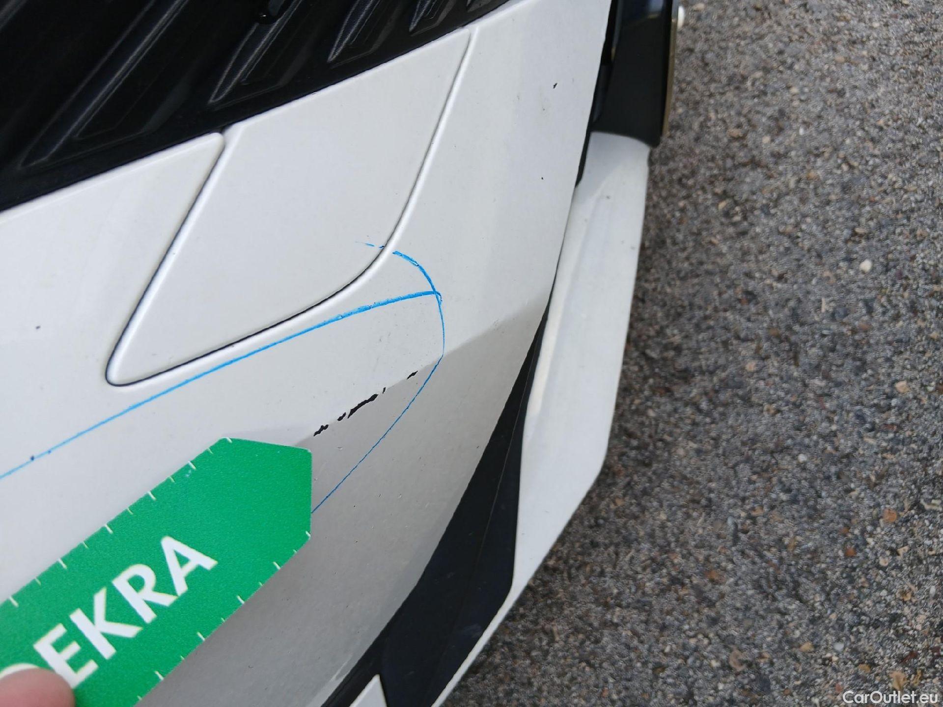  Peugeot  308 PEUGEOT  / 2021 / 5P / berlina con portón 5P Active Pack BlueHDi 130 S&S MAN (AC2) #11