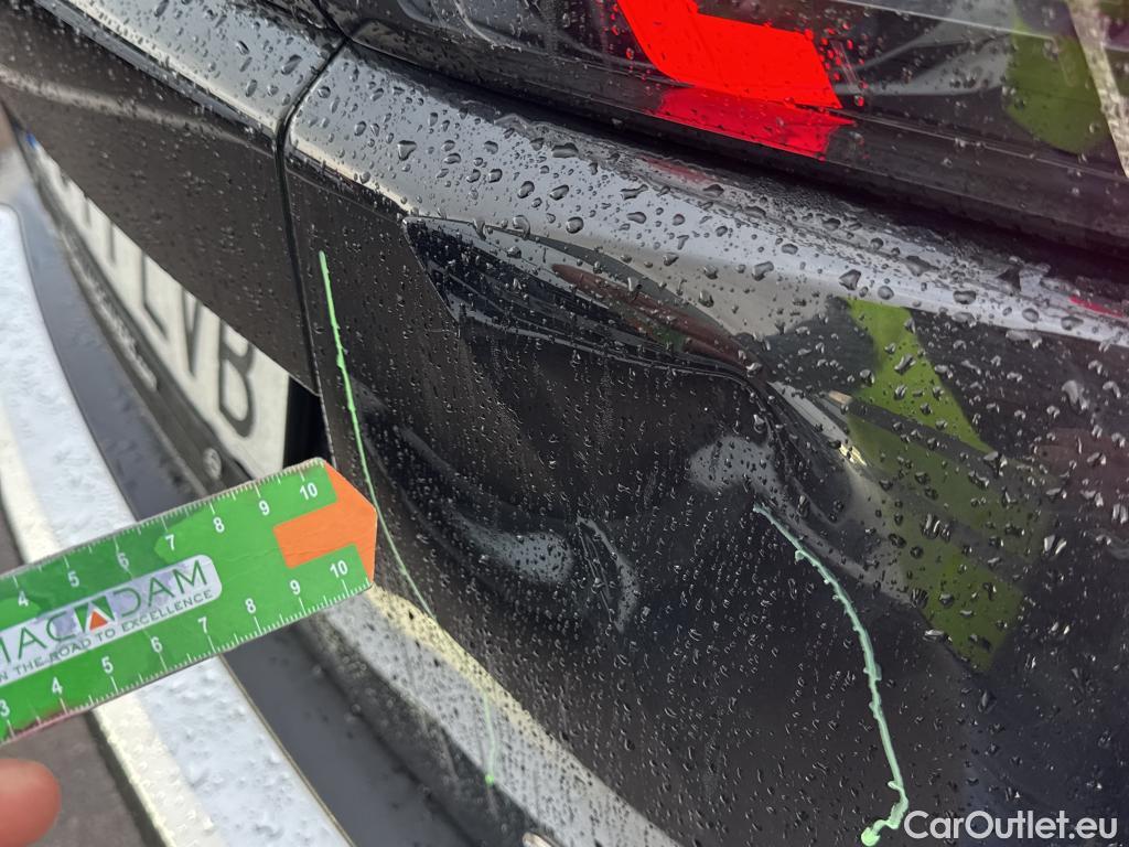  Peugeot  2008 PEUGEOT  / 2019 / 5P / todoterreno GT Pack Puretech 130 S&S EAT8 #2