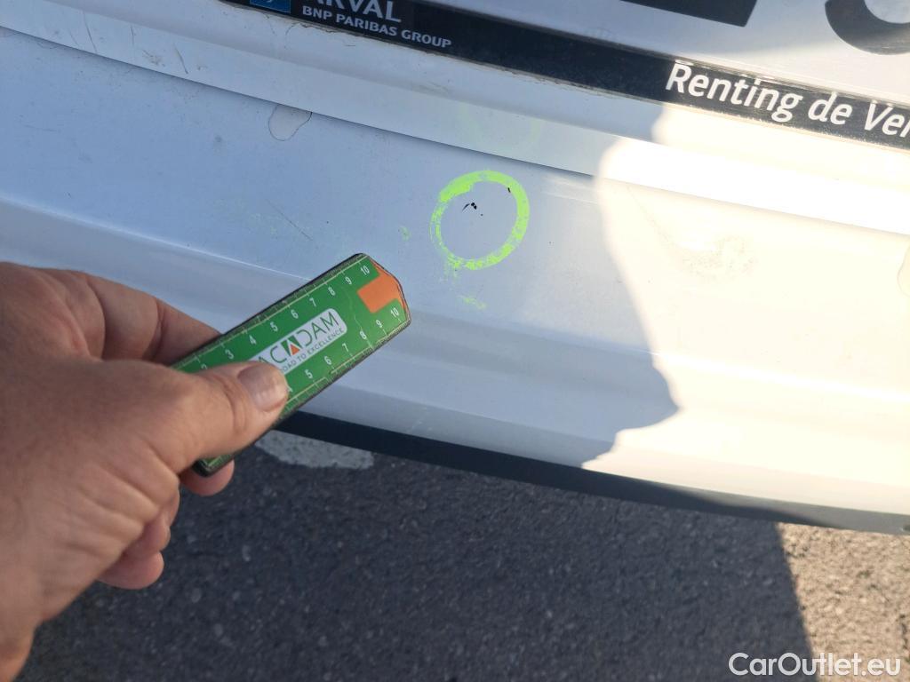  Peugeot  308 PEUGEOT  / 2017 / 5P / berlina con portón 5p Active Pack BlueHDi 130 S&S #30