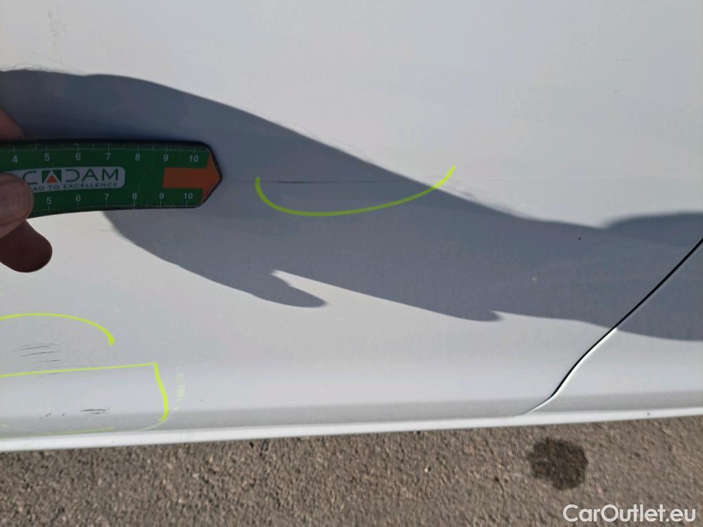  Peugeot  308 PEUGEOT  / 2017 / 5P / berlina con portón 5p Active Pack BlueHDi 130 S&S #6