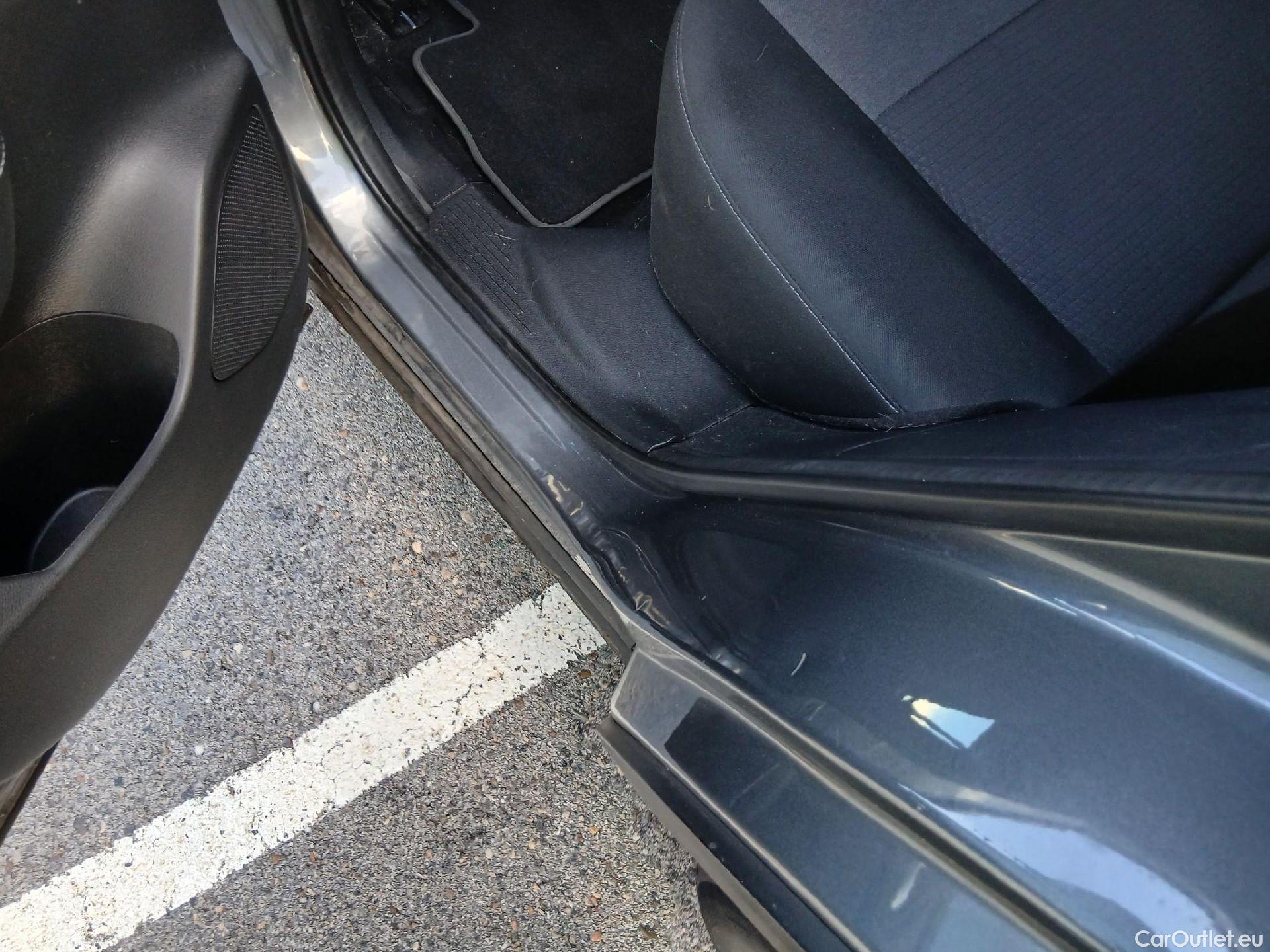  Nissan  Qashqai NISSAN  / 2021 / 5P / todoterreno DIG-T 103kW N-Connecta (Skyline Pack) #3