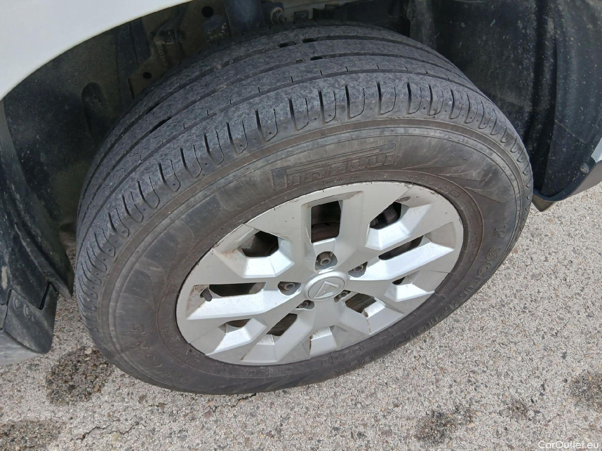  Dacia  Duster DACIA  / 2018 / 5P / todoterreno Comfort TCE 74kW(100CV) ECO-G 4X2 #5