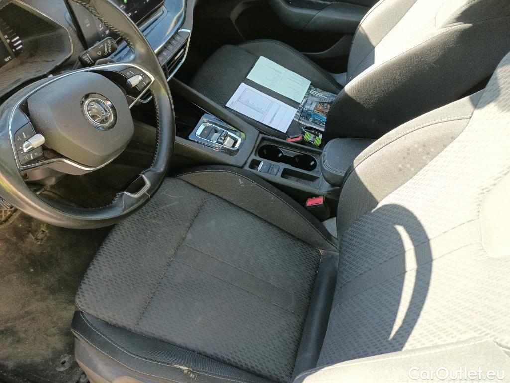  Skoda  Octavia SKODA  / 2020 / 5P / familiar Combi 2.0 TDI 110kW (150CV) DSG Style #26