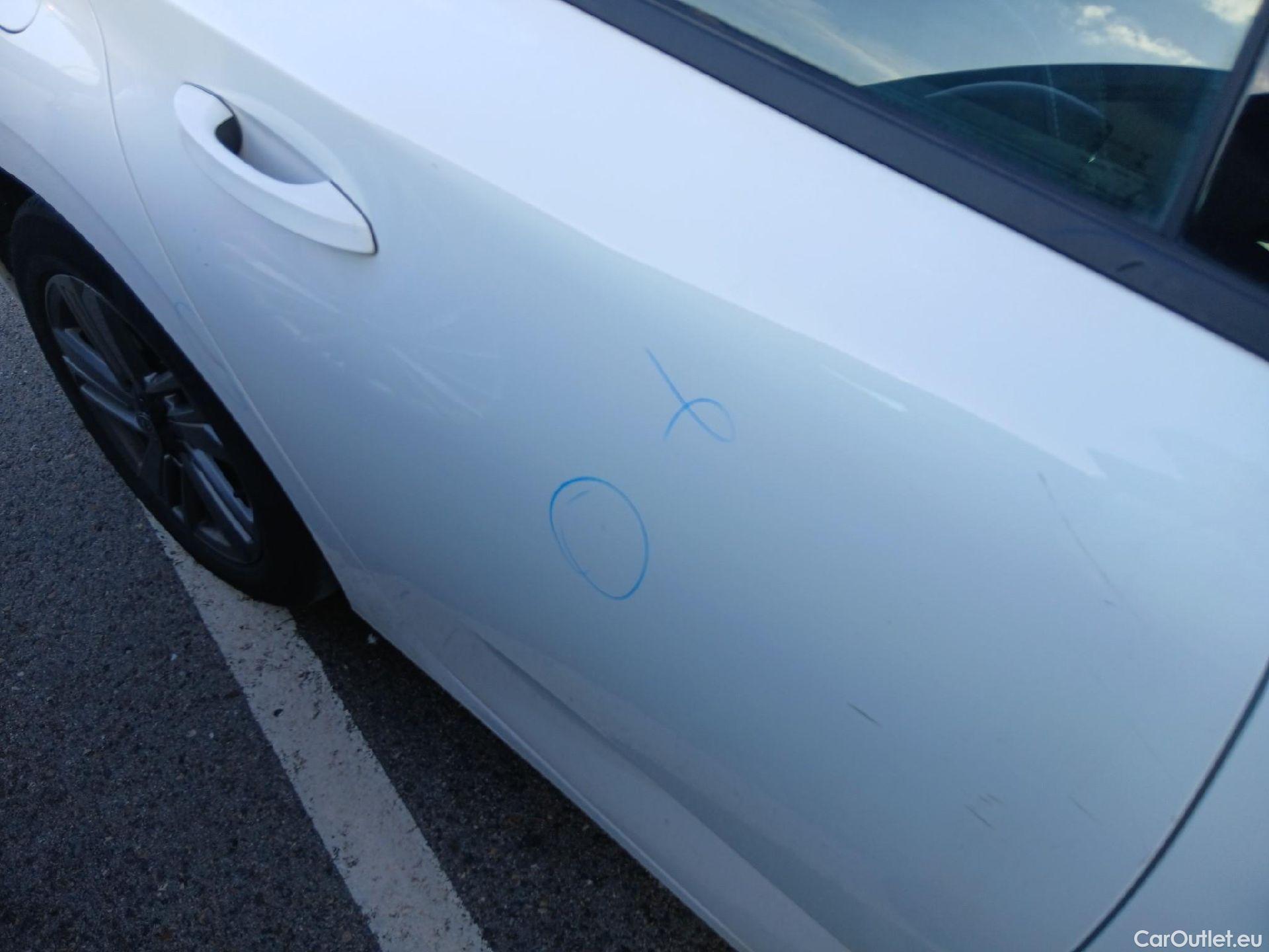  Peugeot  308 PEUGEOT  / 2021 / 5P / berlina con portón 5P Active Pack BlueHDi 130 S&S MAN (AC2) #25