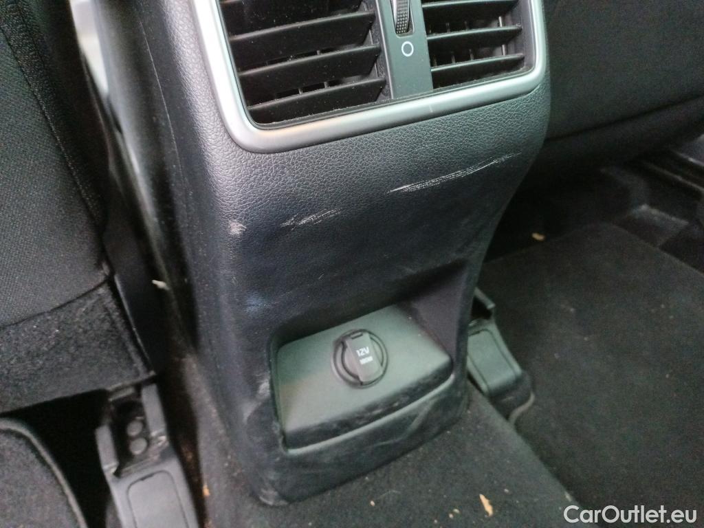  KIA  Sportage KIA  1.6MHEV Drive 100kW(136CV) 4x2(Crist Tintados) #7