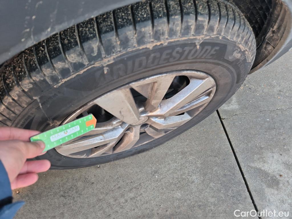  Peugeot  3008 PEUGEOT  / 2020 / 5P / todoterreno 1.5 BlueHDi 96kW (130CV) S&S Active Pack #24