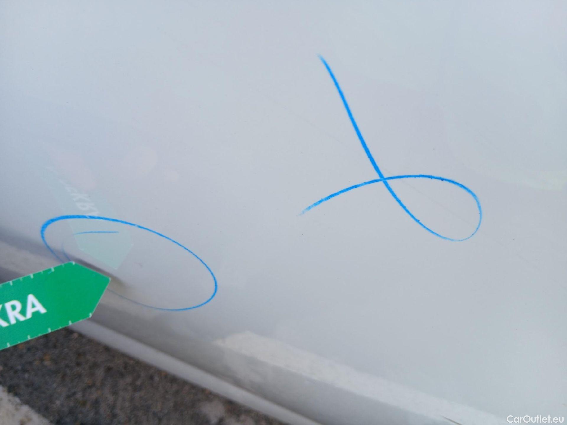  Peugeot  308 PEUGEOT  / 2021 / 5P / berlina con portón 5P Active Pack BlueHDi 130 S&S MAN (AC2) #26