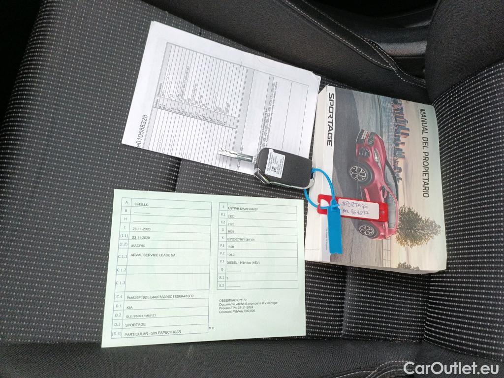  KIA  Sportage KIA  1.6MHEV Drive 100kW(136CV) 4x2(Crist Tintados) #1