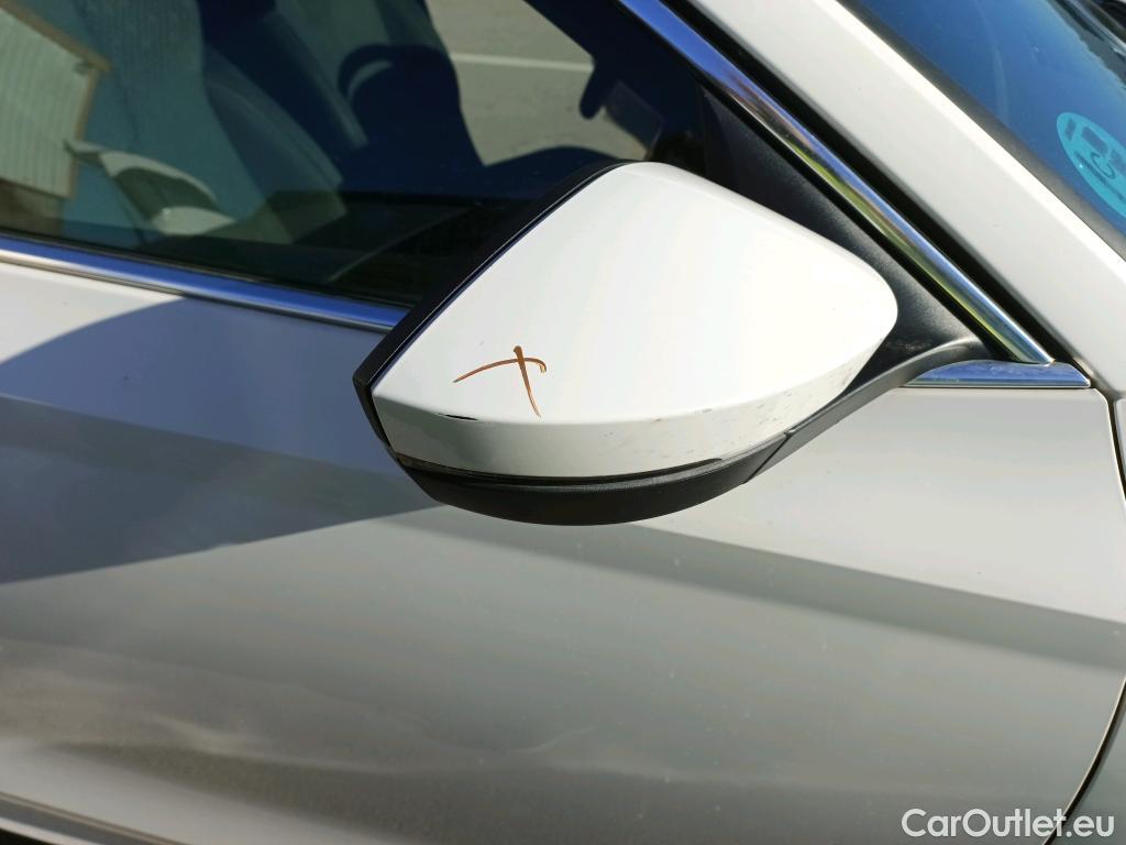  Skoda  Octavia SKODA  / 2020 / 5P / familiar Combi 2.0 TDI 110kW (150CV) DSG Style #38