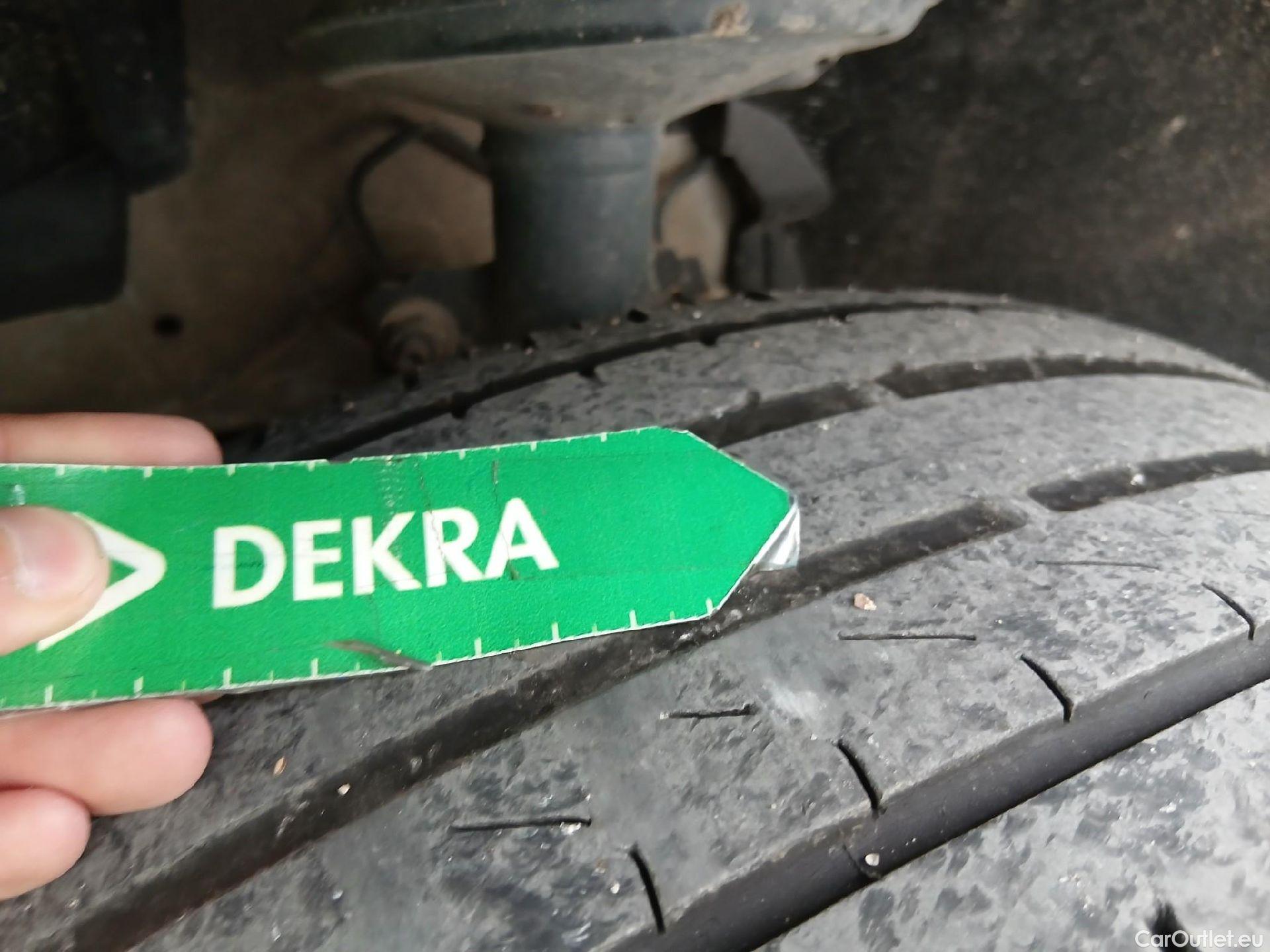  Dacia  Duster DACIA  / 2018 / 5P / todoterreno Comfort TCE 74kW(100CV) ECO-G 4X2 #3