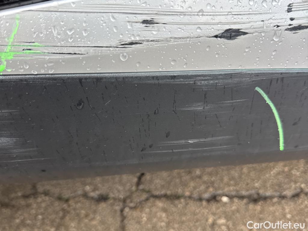  Peugeot  2008 PEUGEOT  / 2019 / 5P / todoterreno GT Pack Puretech 130 S&S EAT8 #40