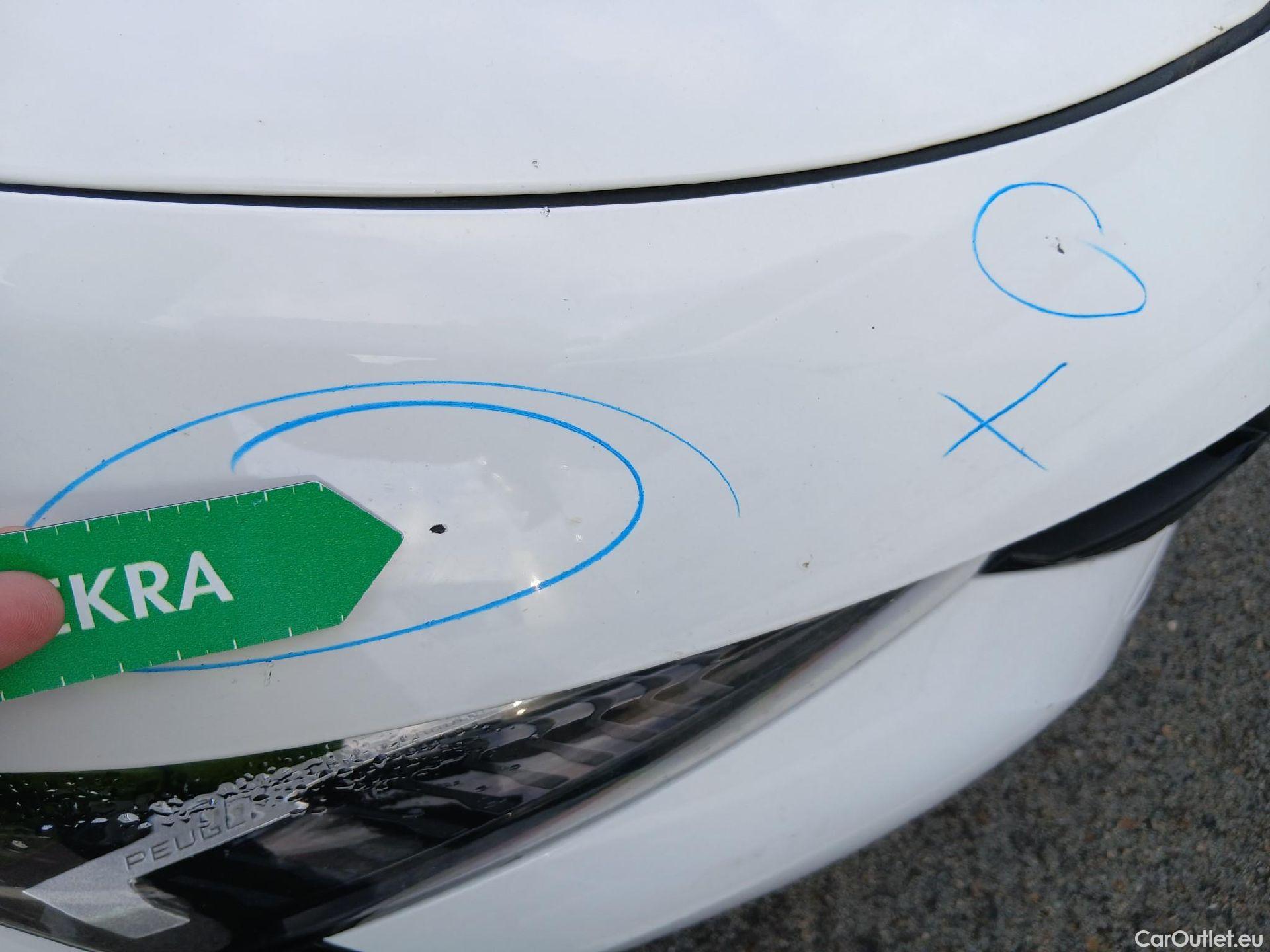  Peugeot  308 PEUGEOT  / 2021 / 5P / berlina con portón 5P Active Pack BlueHDi 130 S&S MAN (AC2) #9