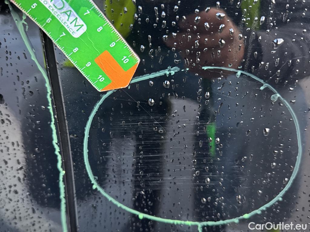  Peugeot  2008 PEUGEOT  / 2019 / 5P / todoterreno GT Pack Puretech 130 S&S EAT8 #26