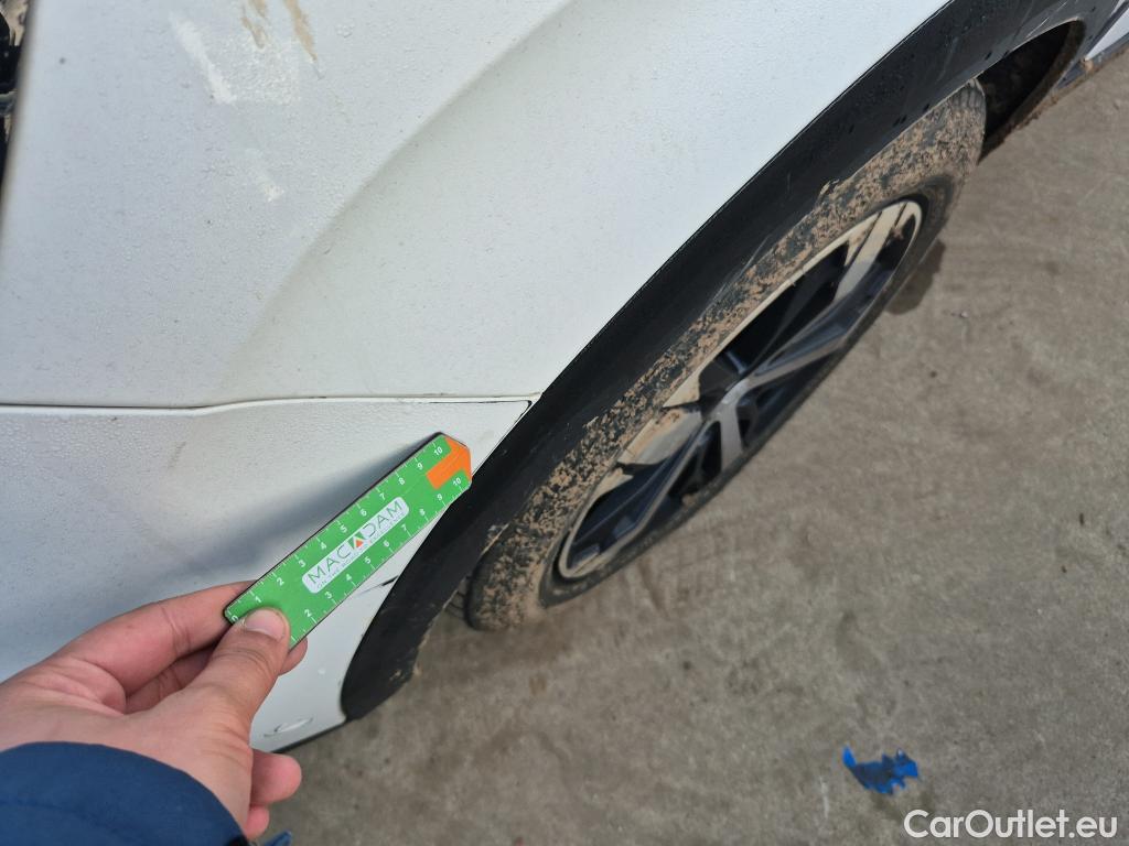  Peugeot  5008 PEUGEOT  / 2017 / 5P / todoterreno GT Line 1.6 PureTech 132kW (180CV) EAT8 #9