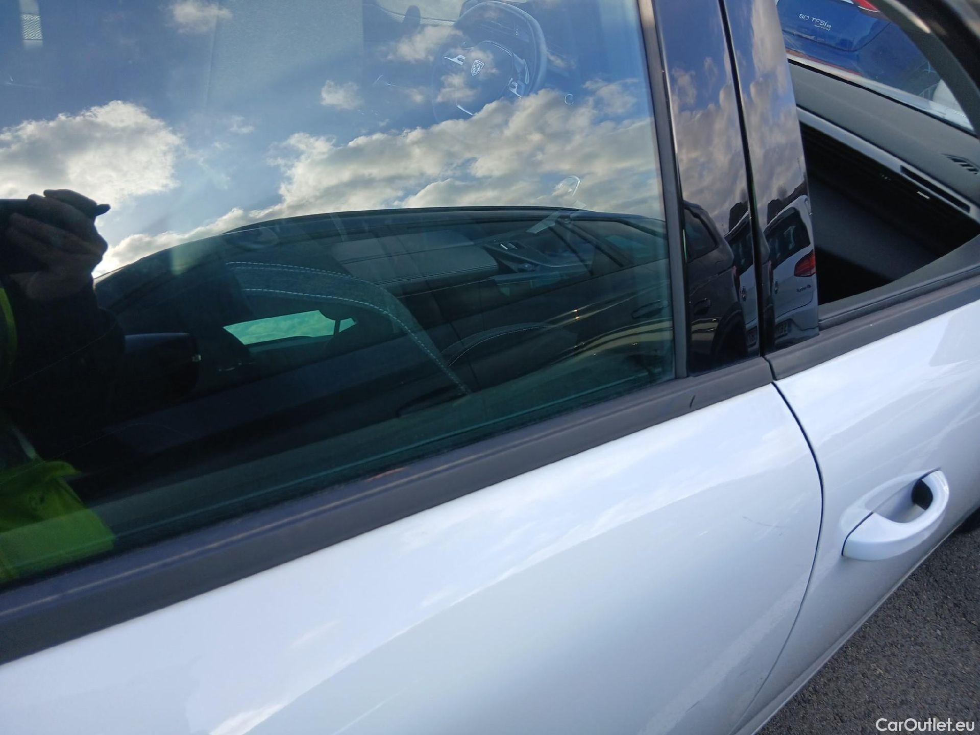  Peugeot  308 PEUGEOT  / 2021 / 5P / berlina con portón 5P Active Pack BlueHDi 130 S&S MAN (AC2) #23