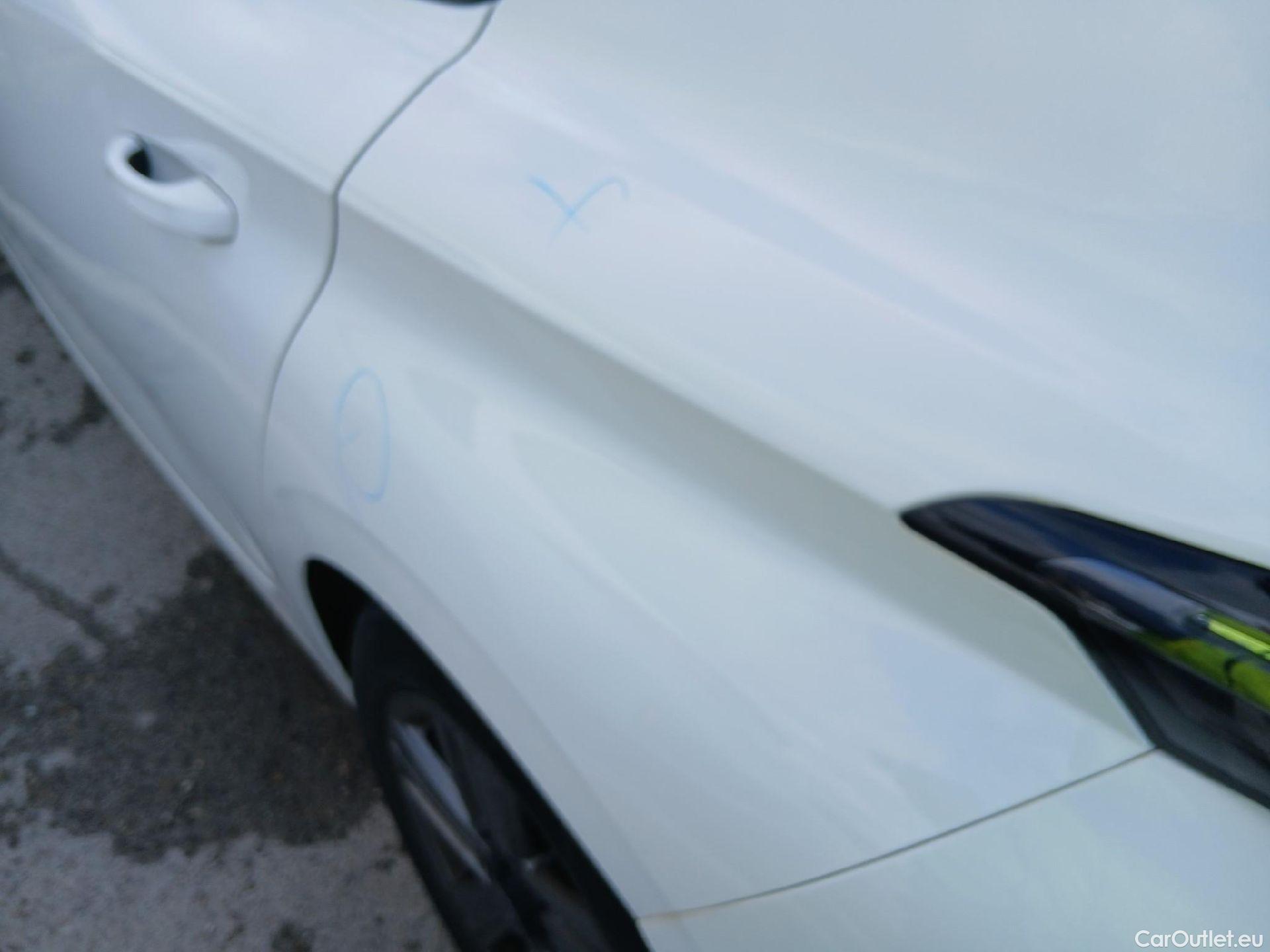  Peugeot  308 PEUGEOT  / 2021 / 5P / berlina con portón 5P Active Pack BlueHDi 130 S&S MAN (AC2) #16