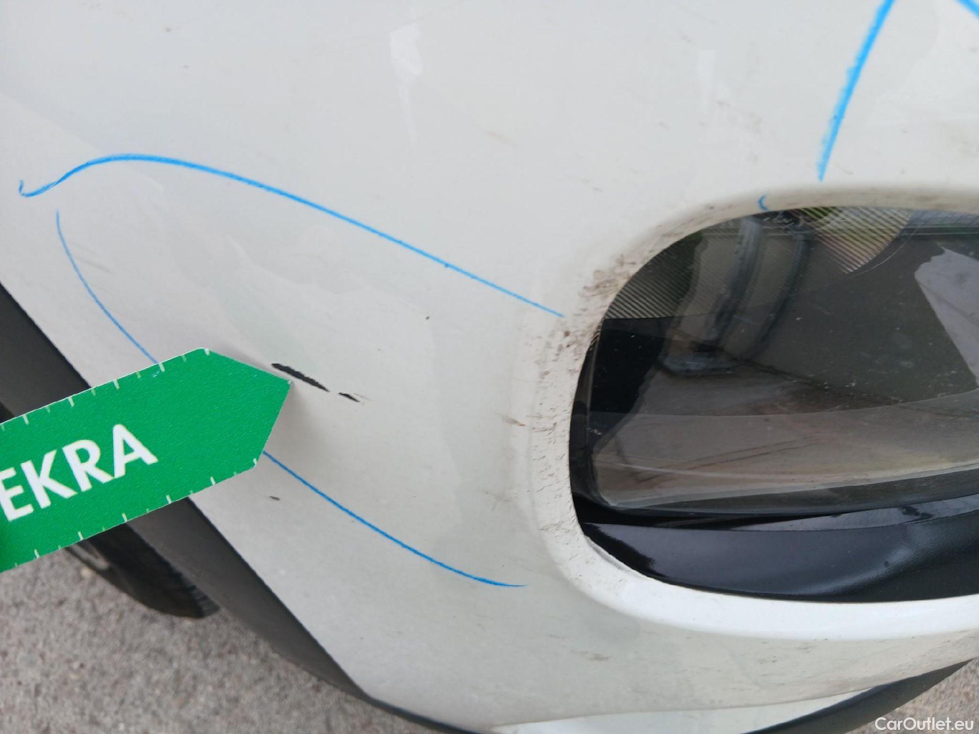  Citroen  C4 Cactus CITROEN  / 2018 / 5P / berlina con portón BlueHDi 100 S&S C-Series(SP) #7