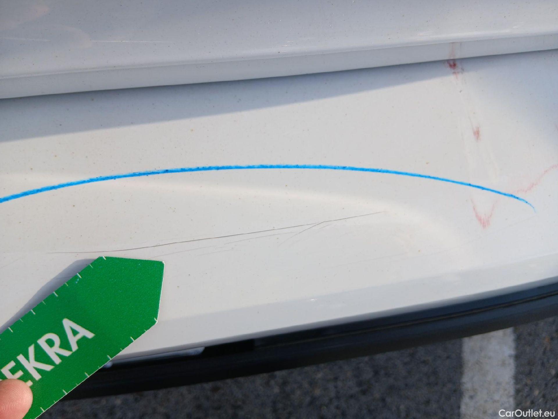  Peugeot  308 PEUGEOT  / 2021 / 5P / berlina con portón 5P Active Pack BlueHDi 130 S&S MAN (AC2) #18