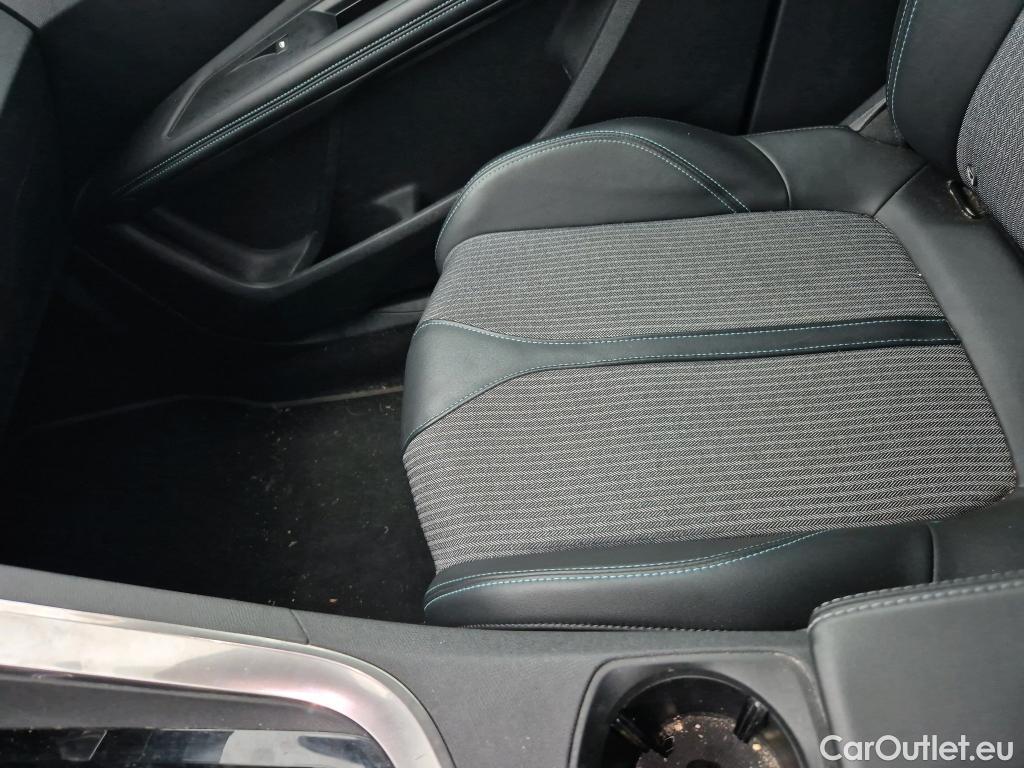  Peugeot  3008 PEUGEOT  / 2020 / 5P / todoterreno 1.5 BlueHDi 96kW (130CV) S&S Allure EAT8 #15