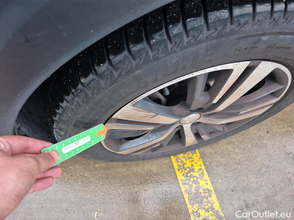  Peugeot  3008 PEUGEOT  / 2020 / 5P / todoterreno 1.5 BlueHDi 96kW (130CV) S&S Allure EAT8 #2