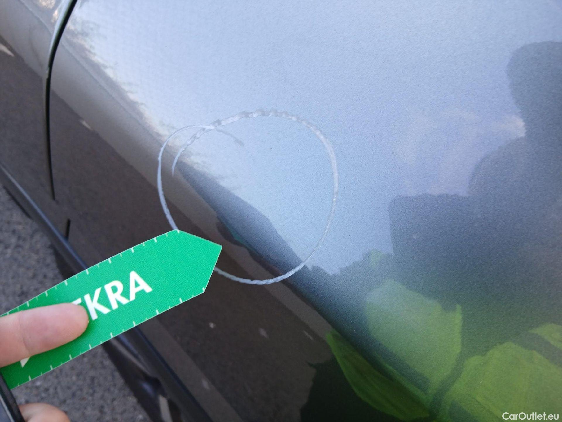  Nissan  Qashqai NISSAN  / 2021 / 5P / todoterreno DIG-T 103kW N-Connecta (Skyline Pack) #19