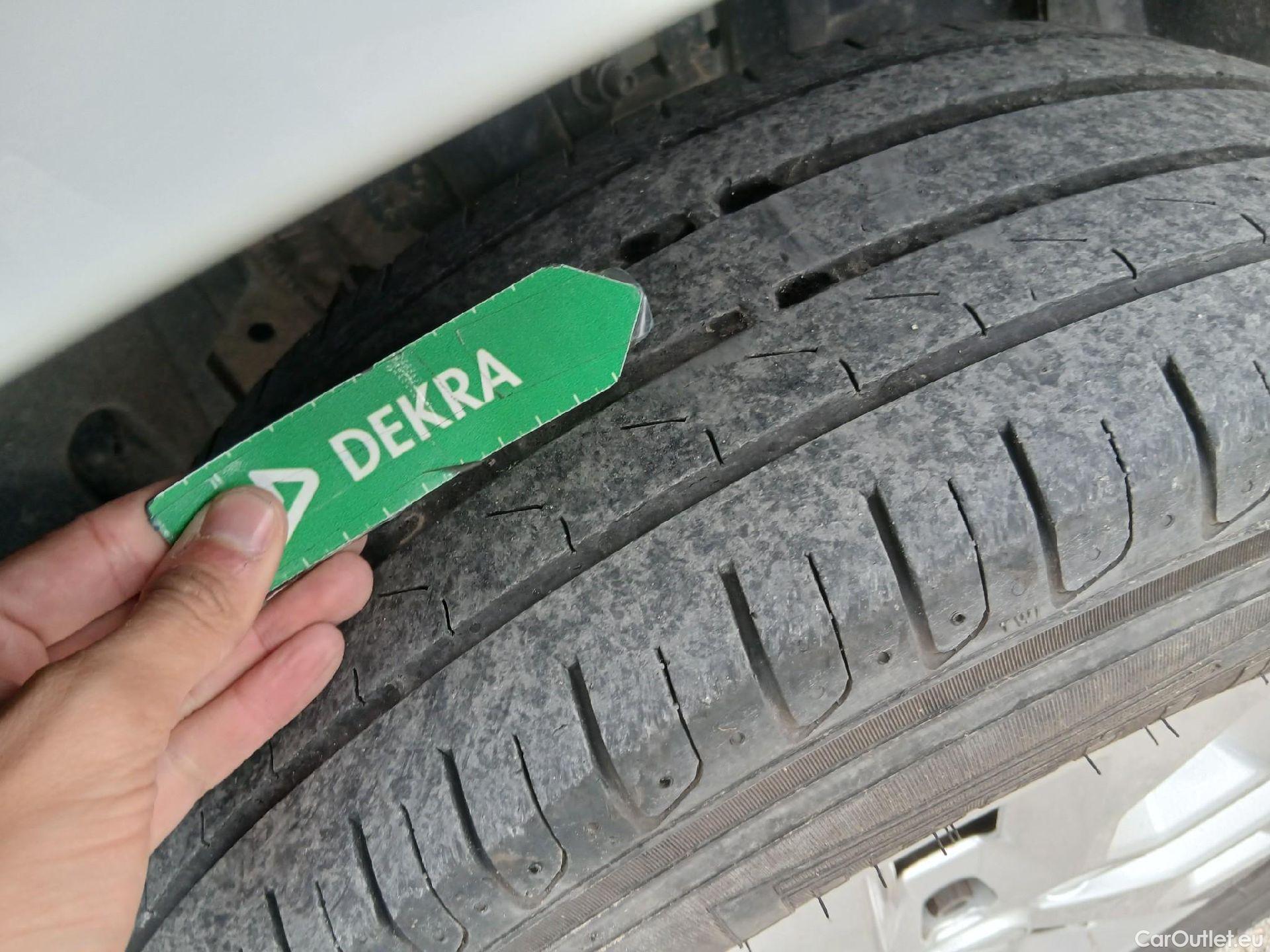  Dacia  Duster DACIA  / 2018 / 5P / todoterreno Comfort TCE 74kW(100CV) ECO-G 4X2 #6