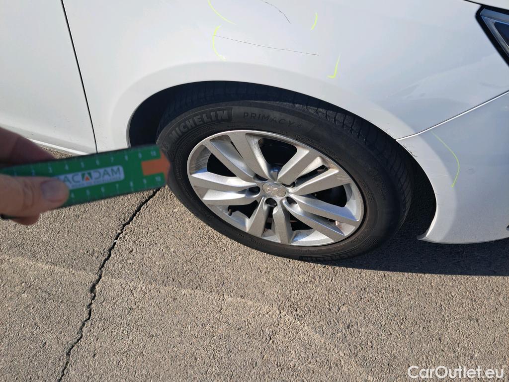  Peugeot  308 PEUGEOT  / 2017 / 5P / berlina con portón 5p Active Pack BlueHDi 130 S&S #11