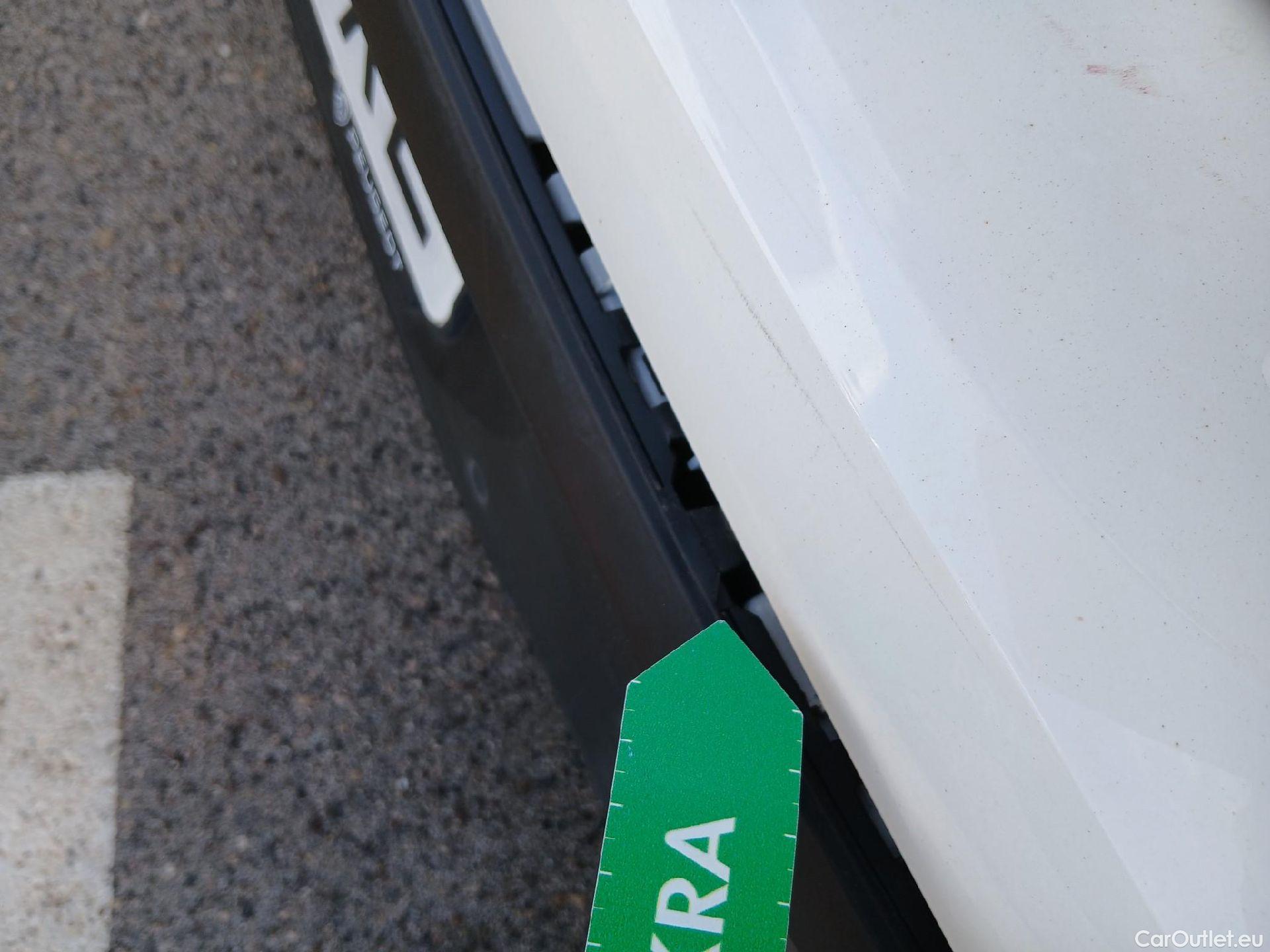  Peugeot  308 PEUGEOT  / 2021 / 5P / berlina con portón 5P Active Pack BlueHDi 130 S&S MAN (AC2) #19