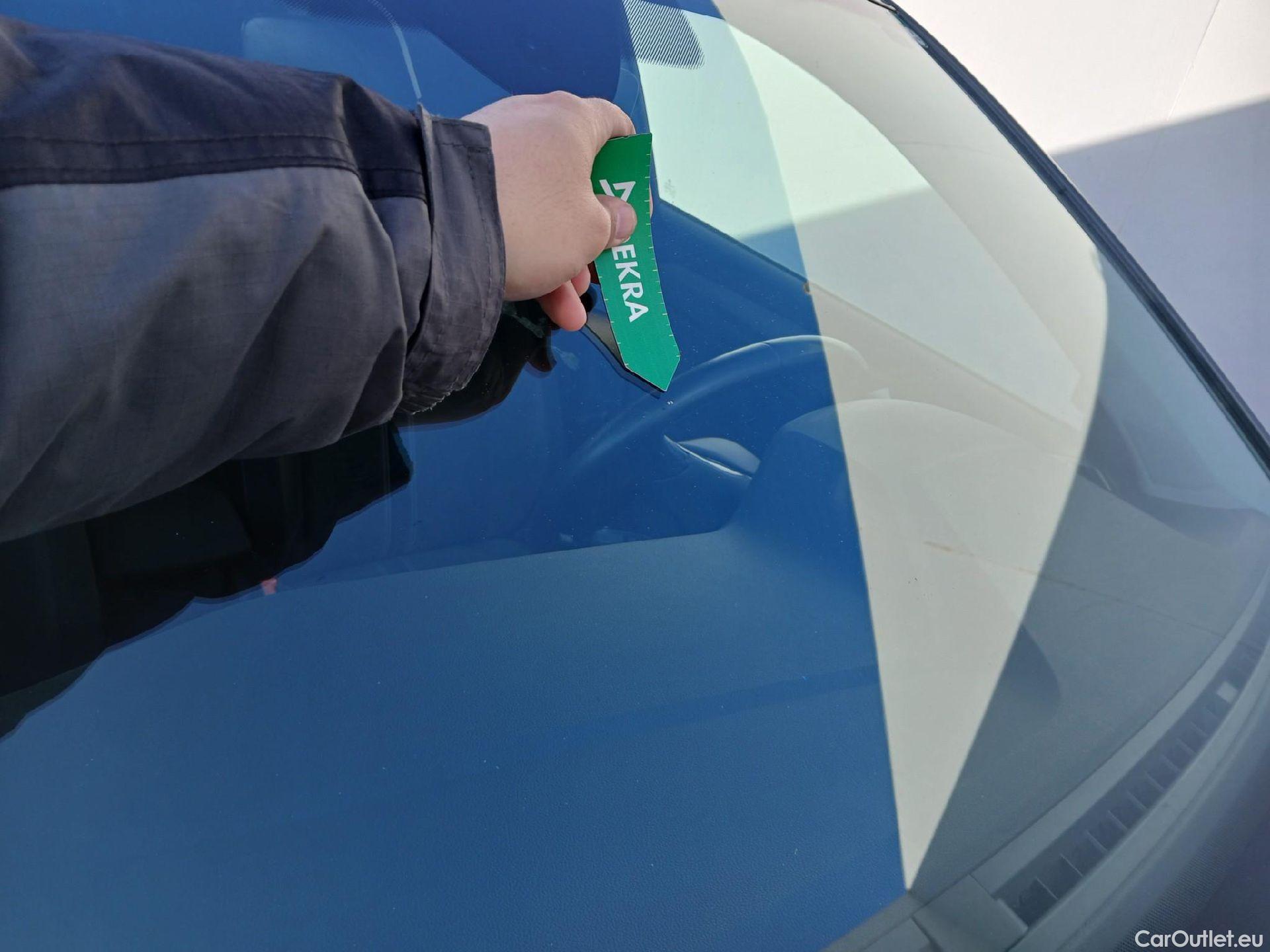  Volkswagen  T-ROC VOLKSWAGEN  / 2017 / 5P / todoterreno Advance 2.0 TDI 110kW (150CV) DSG (AC2) #5