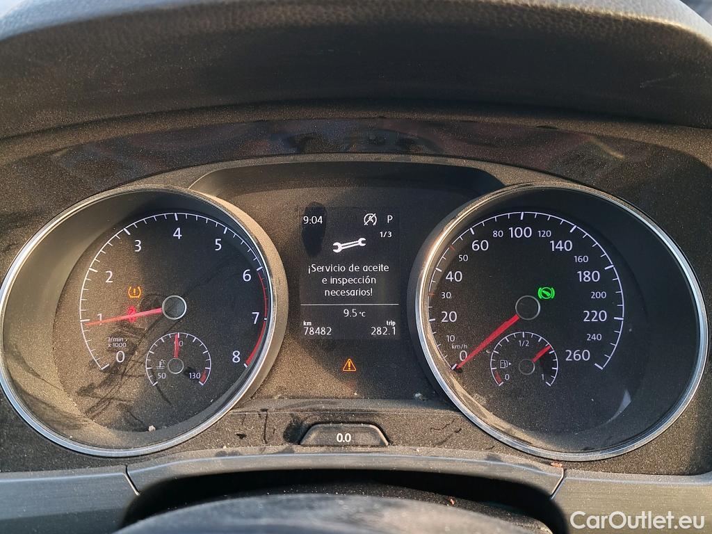  Volkswagen  Touran VOLKSWAGEN  / 2015 / 5P / monovolumen compacto Advance 1.5 TSI 110kW (150CV) DSG #18