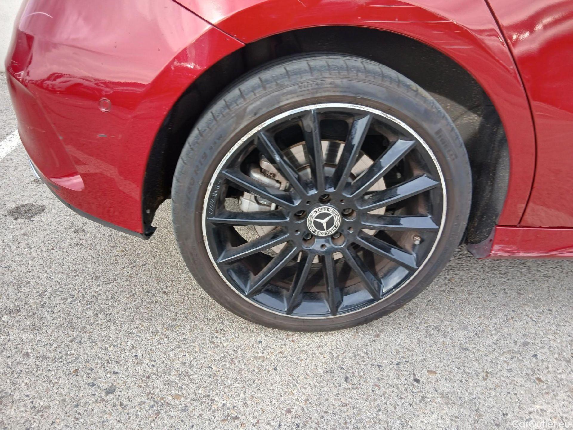  Mercedes  A-Klasse MERCEDES-BENZ Clase A / 2018 / 5P / berlina con portón A 250 e #31