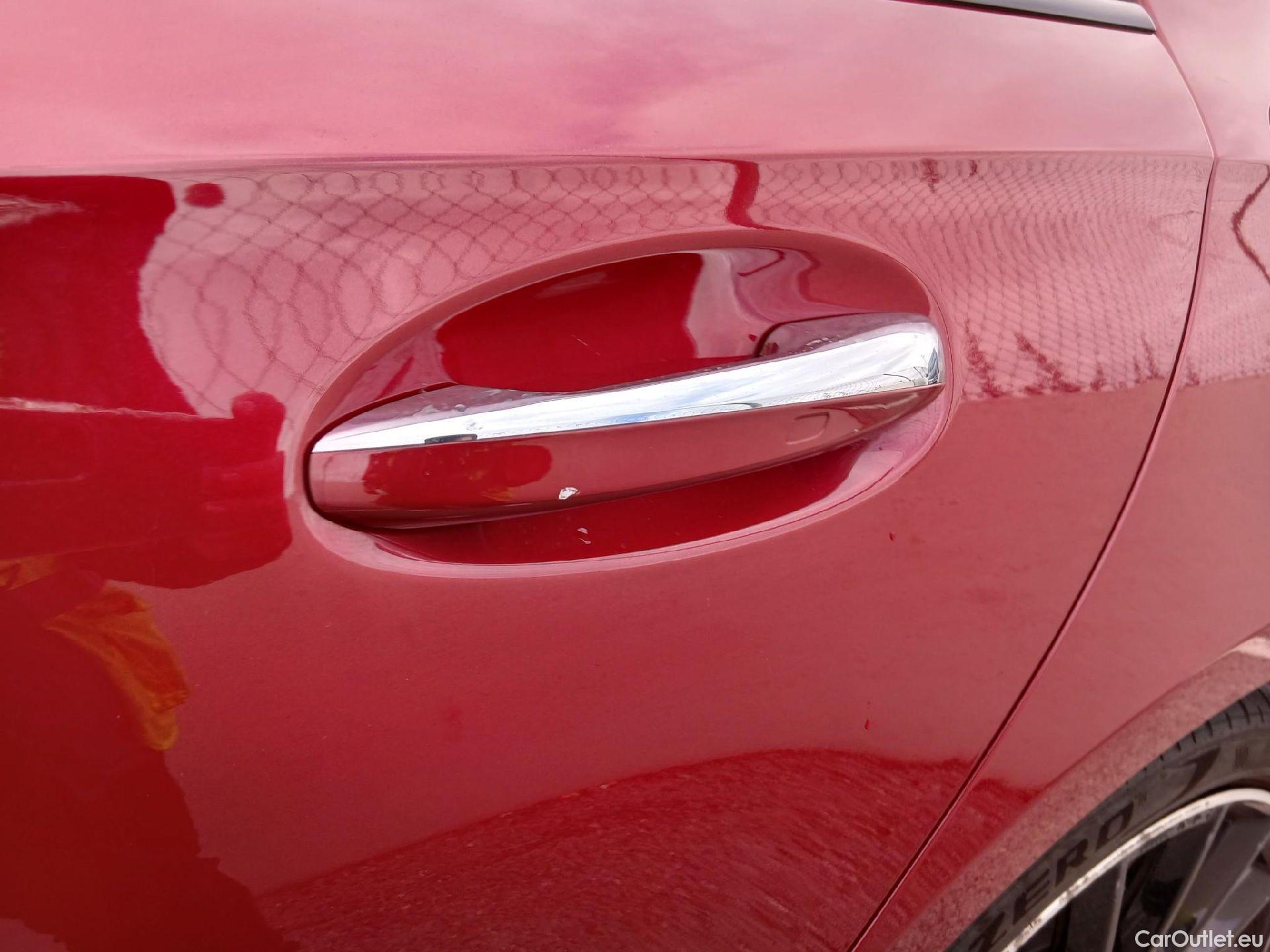  Mercedes  A-Klasse MERCEDES-BENZ Clase A / 2018 / 5P / berlina con portón A 250 e #61