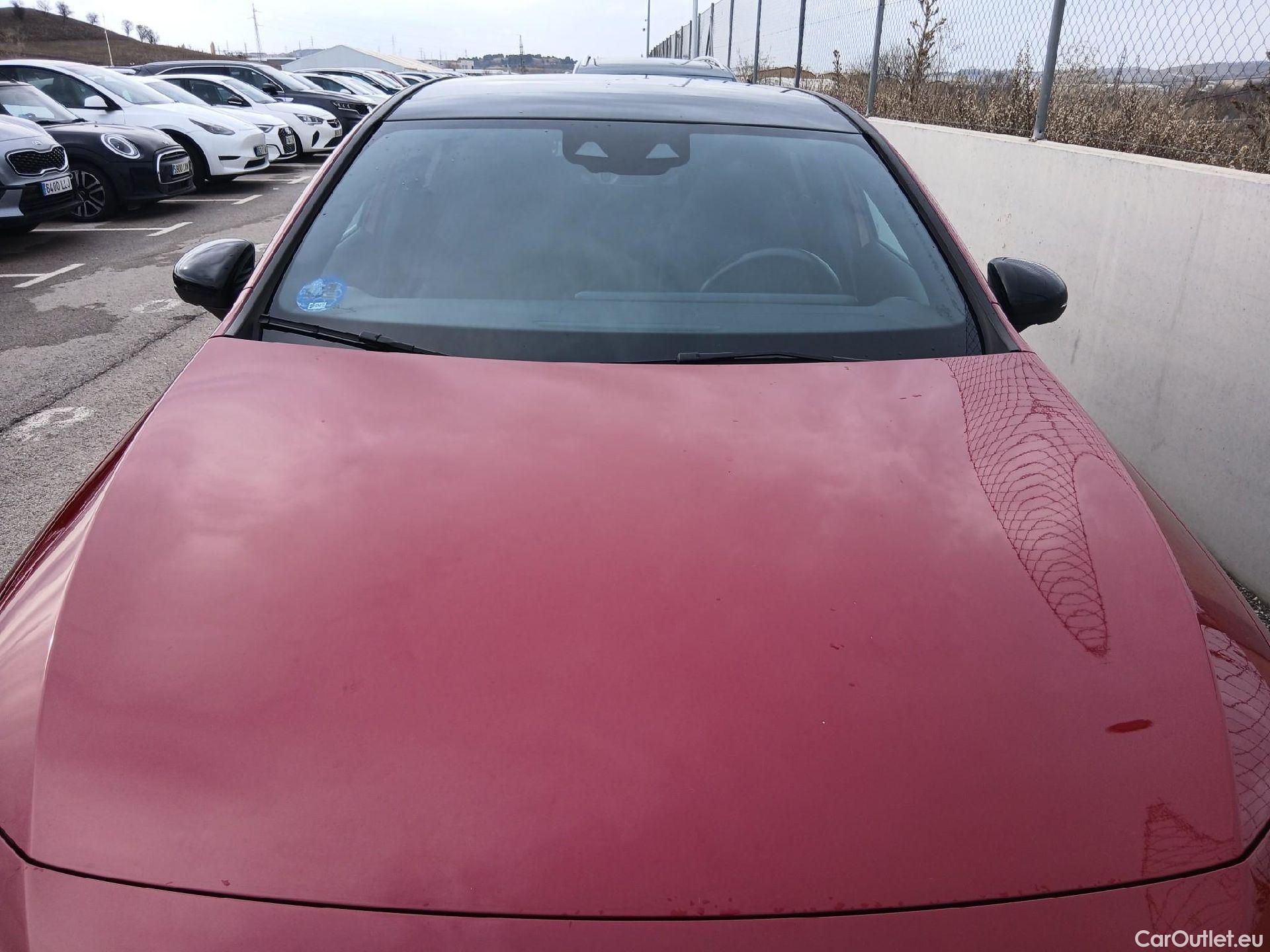  Mercedes  A-Klasse MERCEDES-BENZ Clase A / 2018 / 5P / berlina con portón A 250 e #2