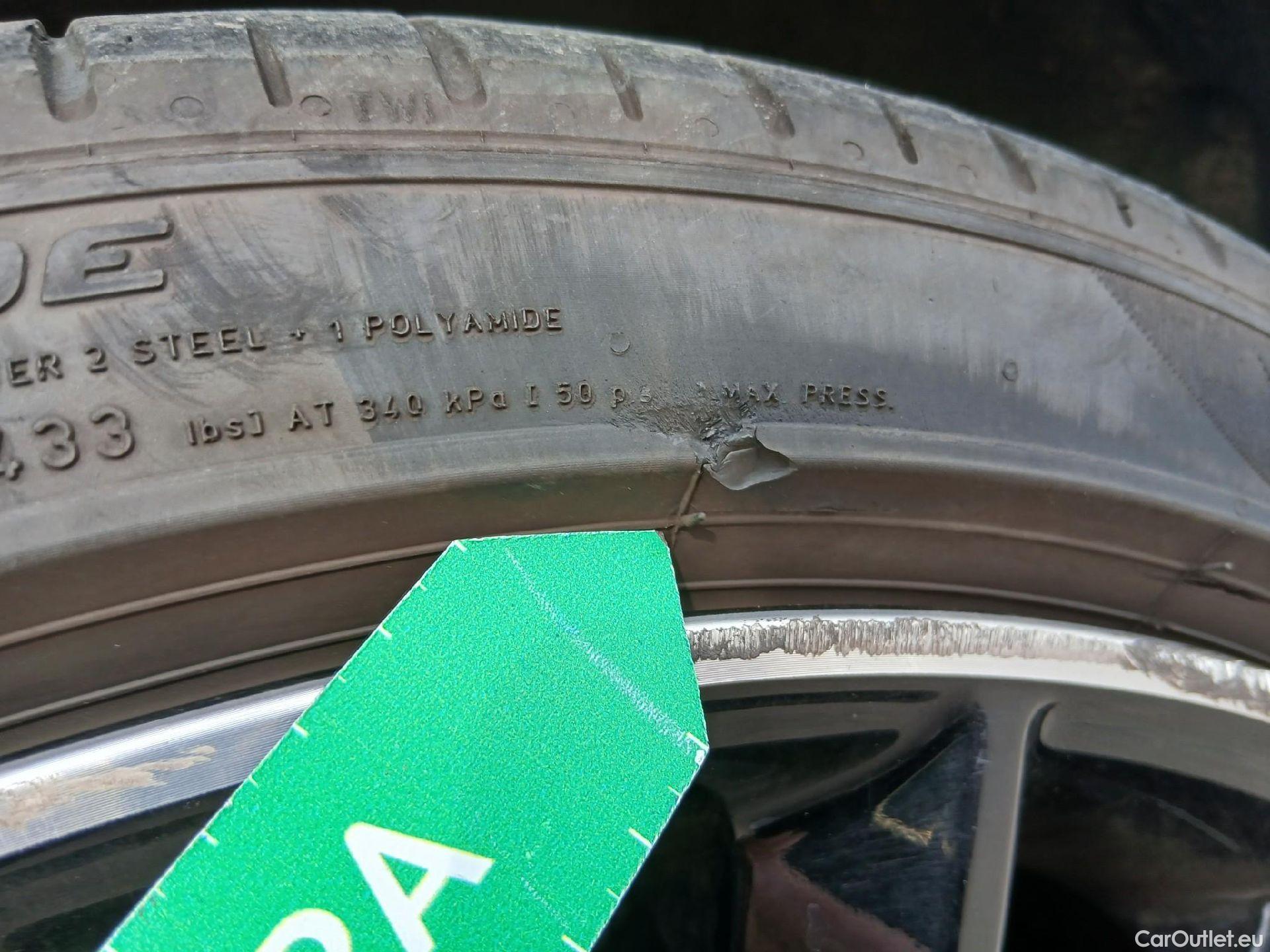  Mercedes  A-Klasse MERCEDES-BENZ Clase A / 2018 / 5P / berlina con portón A 250 e #30