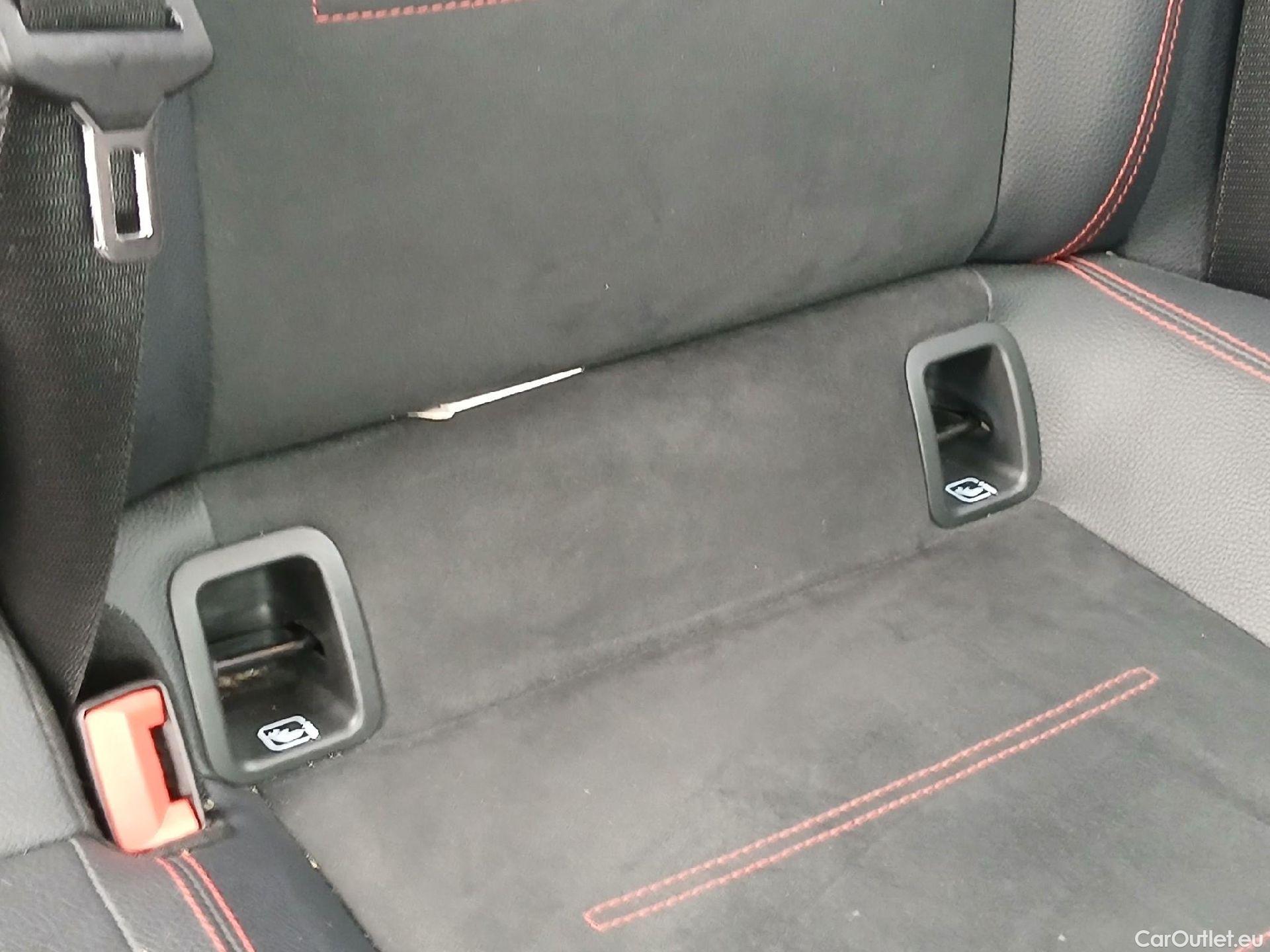  Mercedes  A-Klasse MERCEDES-BENZ Clase A / 2018 / 5P / berlina con portón A 250 e #51