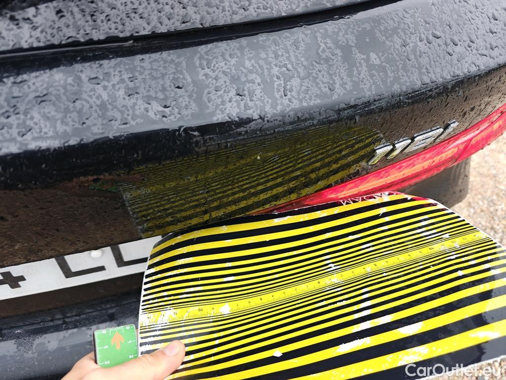  Bmw  Serie 1 BMW  / 2019 / 5P / berlina con portón 118i #35