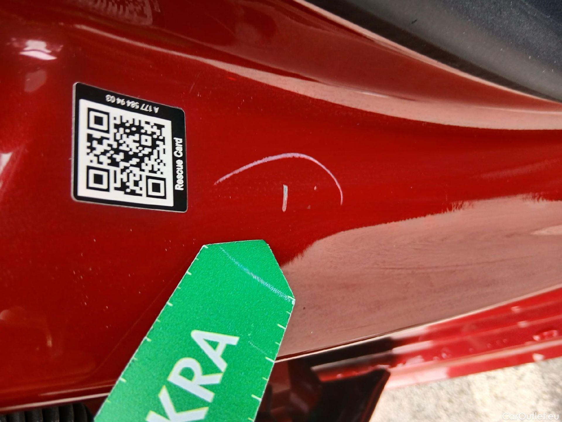  Mercedes  A-Klasse MERCEDES-BENZ Clase A / 2018 / 5P / berlina con portón A 250 e #54