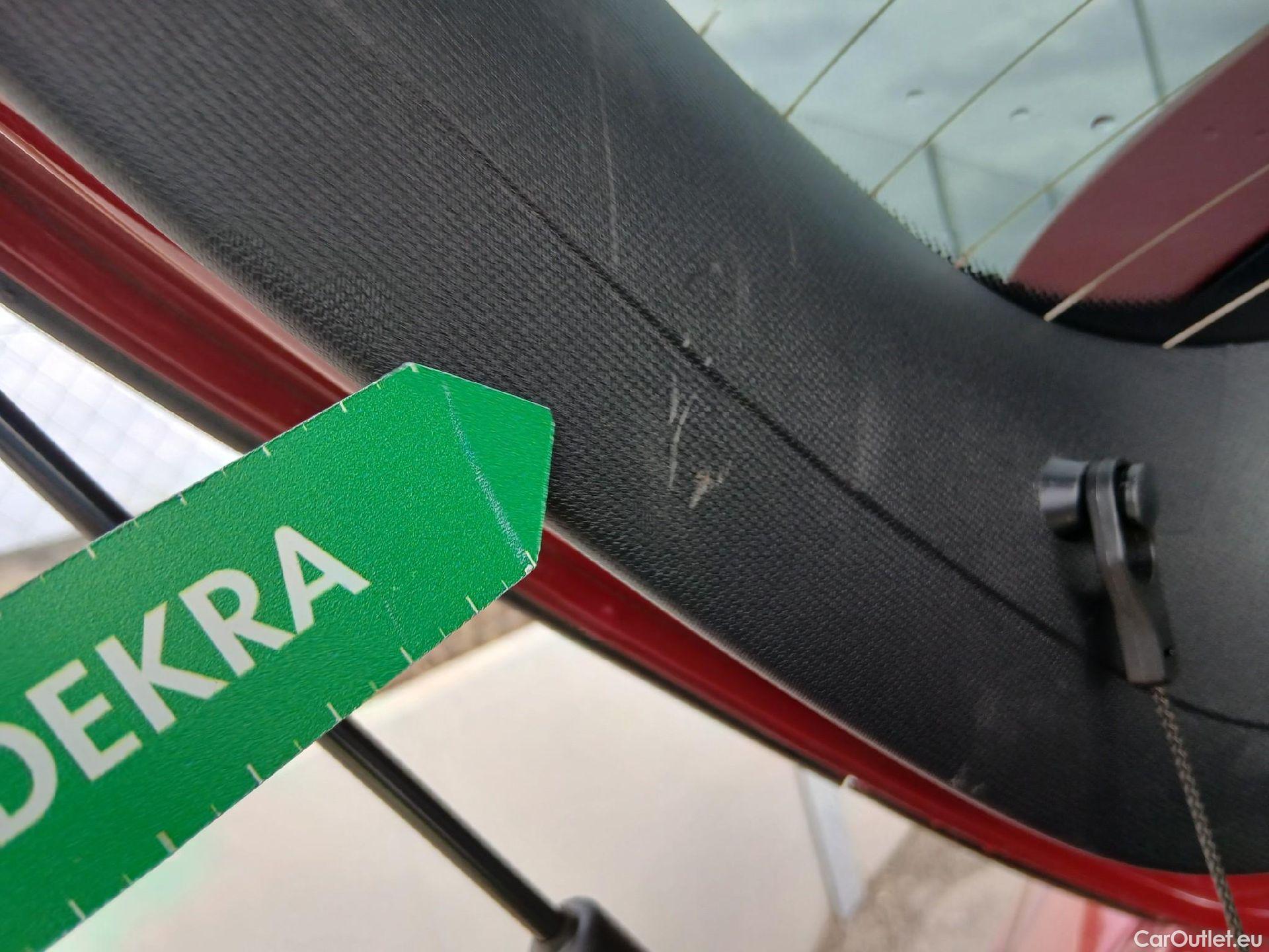  Mercedes  A-Klasse MERCEDES-BENZ Clase A / 2018 / 5P / berlina con portón A 250 e #26