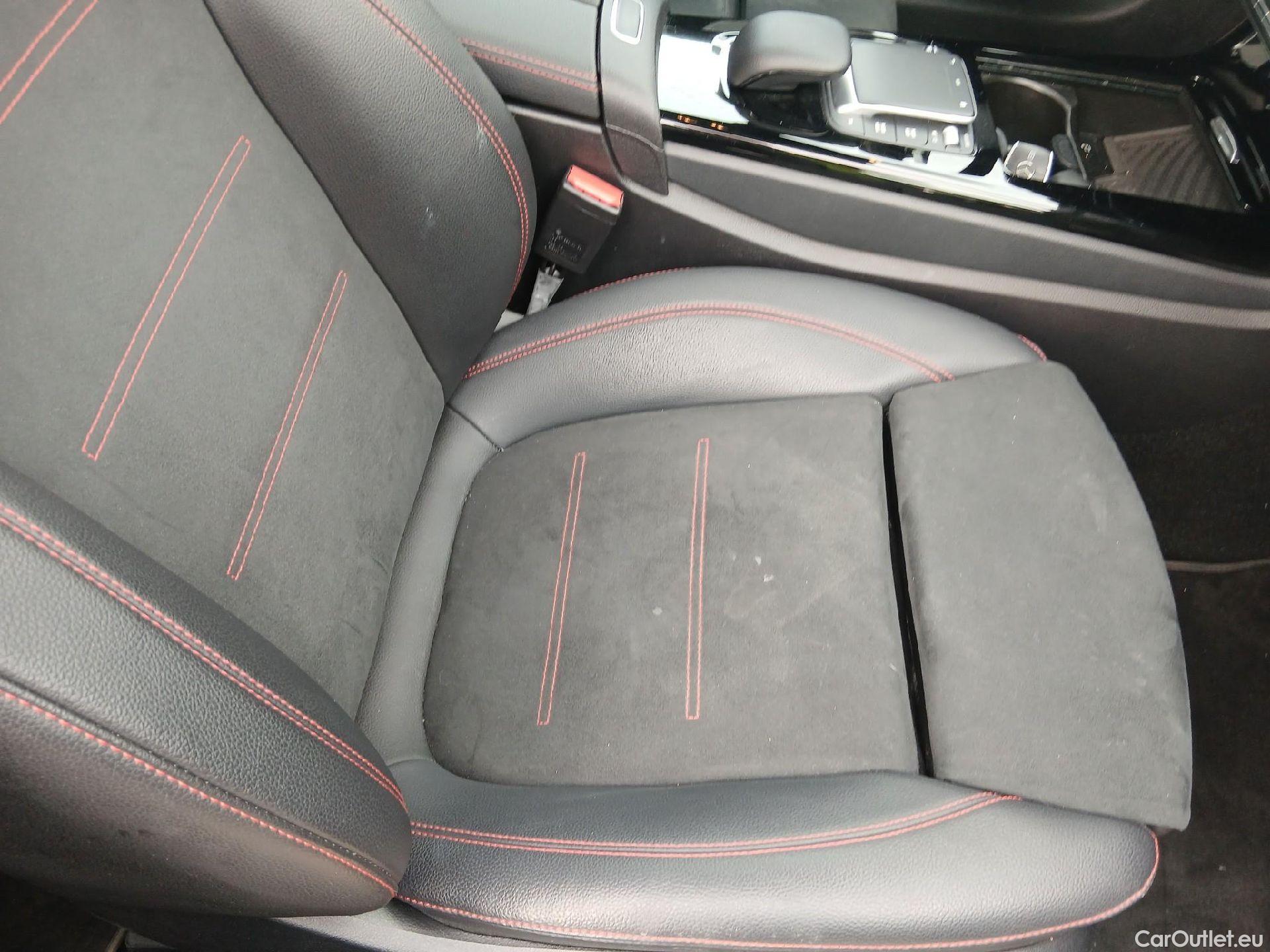  Mercedes  A-Klasse MERCEDES-BENZ Clase A / 2018 / 5P / berlina con portón A 250 e #58