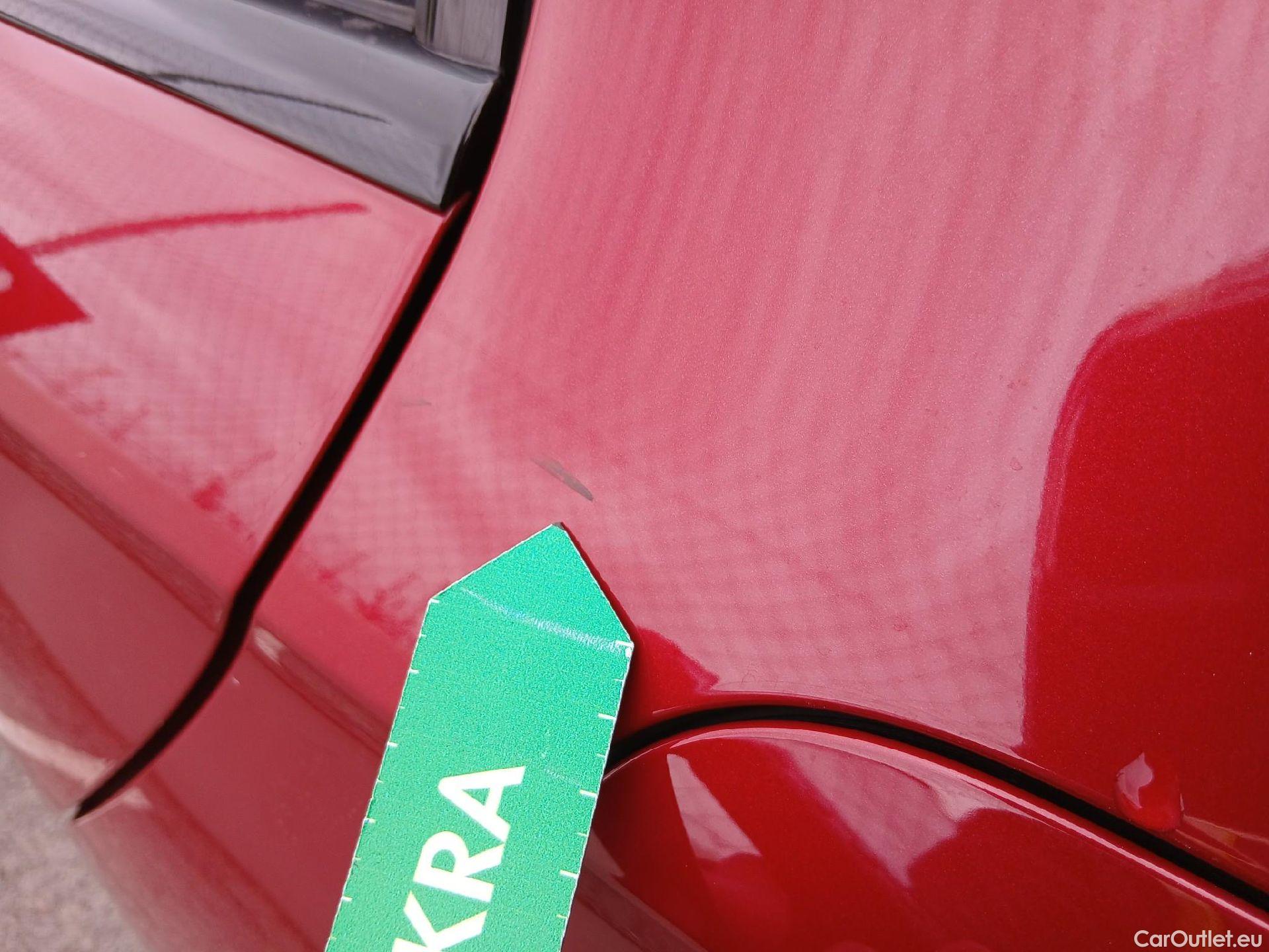  Mercedes  A-Klasse MERCEDES-BENZ Clase A / 2018 / 5P / berlina con portón A 250 e #64