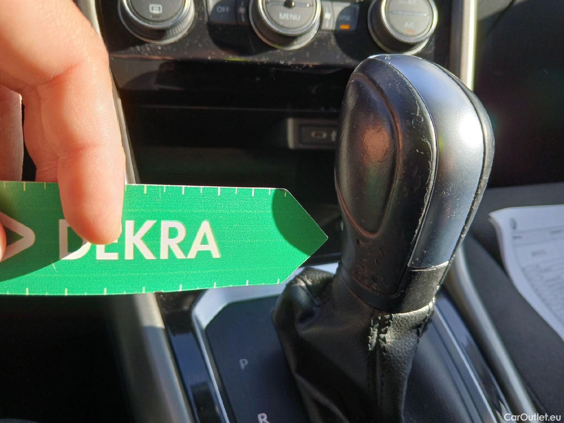  Volkswagen  T-ROC VOLKSWAGEN  / 2017 / 5P / todoterreno Advance 2.0 TDI 110kW (150CV) DSG (AC2) #1