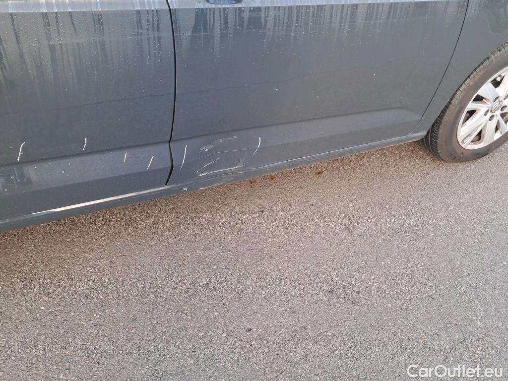  Volkswagen  Touran VOLKSWAGEN  / 2015 / 5P / monovolumen compacto Advance 1.5 TSI 110kW (150CV) DSG #8