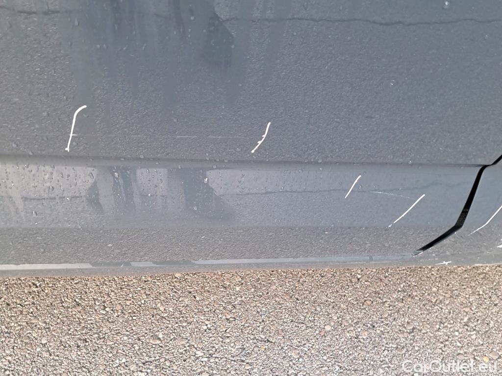  Volkswagen  Touran VOLKSWAGEN  / 2015 / 5P / monovolumen compacto Advance 1.5 TSI 110kW (150CV) DSG #17